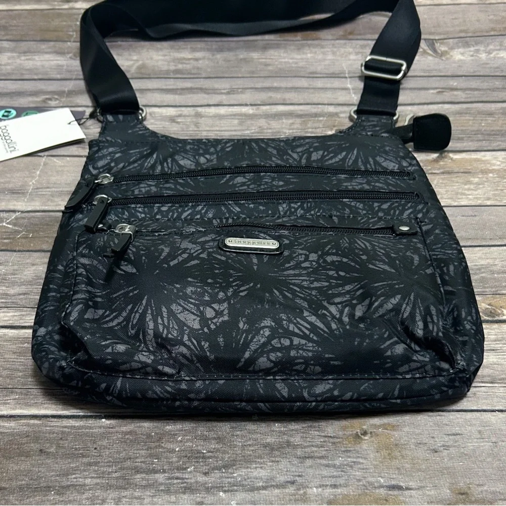 Baggallini Black Gray Onyx Floral Nylon Around Town Crossbody Bagg RFID Wristlet